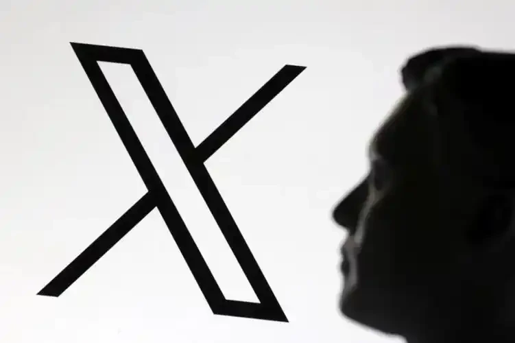 马斯克：Grok AI实现X平台智能导购功能